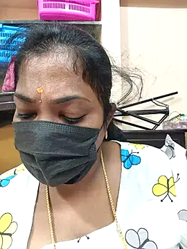 Snapshot of Tamil_Mithra chatting on 11.15.25 Tamil Mithra online show from 11.15.25