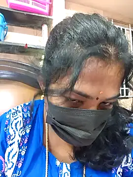 Snapshot of Tamil_Mithra chatting on 11.15.25 Tamil Mithra online show from 11.15.25