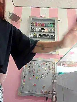 Snapshot of sandy_y chatting on 11.12.25 sandy y online show from 11.12.25