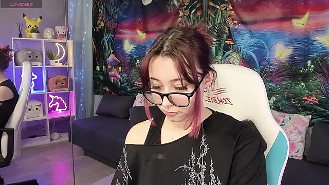 Snapshot of ClaraParks chatting on 03.03.26 ClaraParks online show from 03.03.26