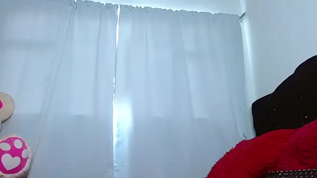 Snapshot of Charlothe_Wright chatting on 10.24.25 Charlothe Wright online show from 10.24.25