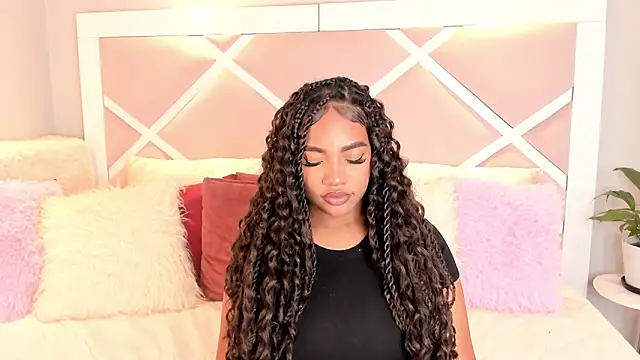 Snapshot of CarolinaSommerr chatting on 09.20.25 CarolinaSommerr online show from 09.20.25