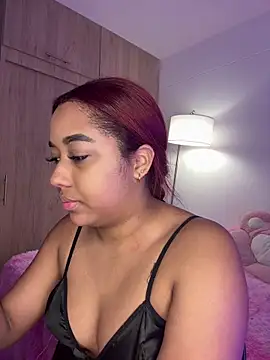 Snapshot of _Zahara_ chatting on 10.01.25 Zahara online show from 10.01.25