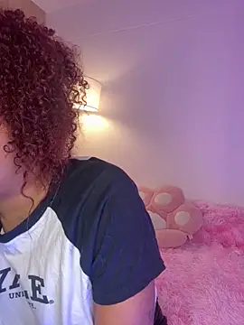 Snapshot of _Zahara_ chatting on 10.04.25 Zahara online show from 10.04.25