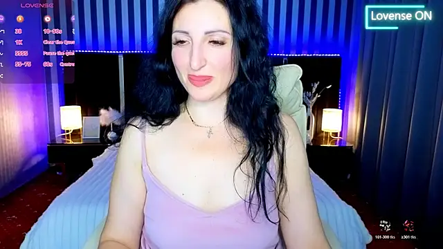 MissRossi online show from 11.06.25