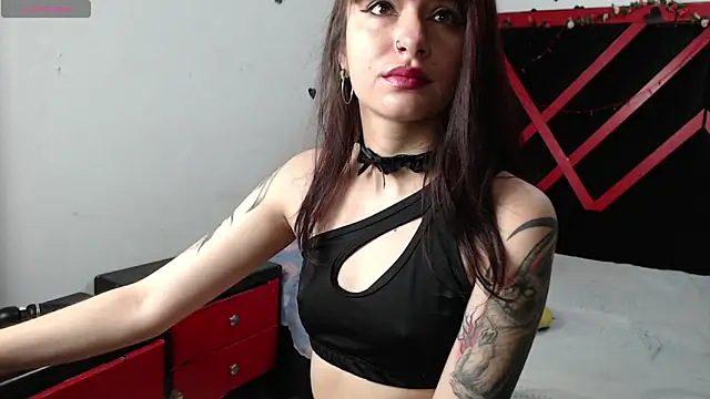 Snapshot of hecate_dark chatting on 04.16.26 hecate dark online show from 04.16.26