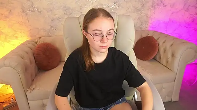 ArrinaWairr online show from 11.04.25