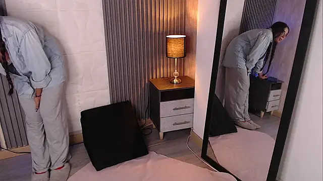 Bonnali lune online show from 10.29.25