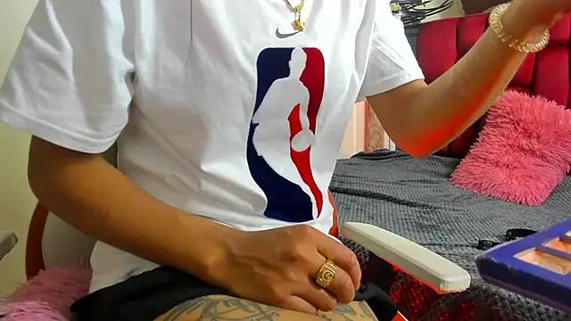 Sheilly brown online show from 10.21.25