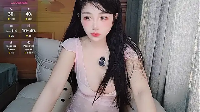 Snapshot of Coco--01 chatting on 05.19.26 Coco--01 online show from 05.19.26