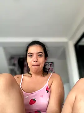 JuanitaMore01 online show from 11.20.25