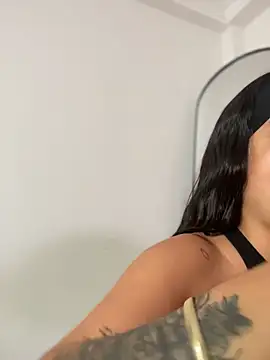 JuanitaMore01 online show from 02.13.26