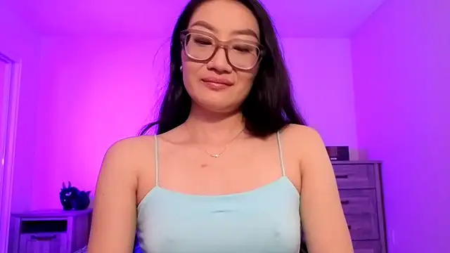 Snapshot of Aliciaz3 chatting on 09.23.25 Aliciaz3 online show from 09.23.25