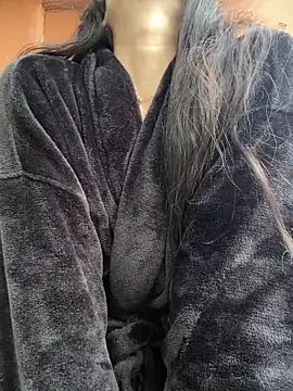 Snapshot of Aliciaz3 chatting on 10.22.25 Aliciaz3 online show from 10.22.25