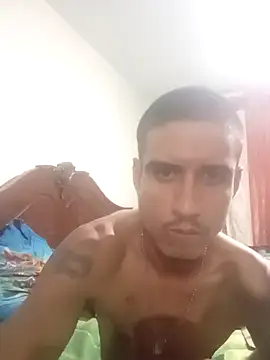 Snapshot of andru898 chatting on 11.19.25 andru898 online show from 11.19.25