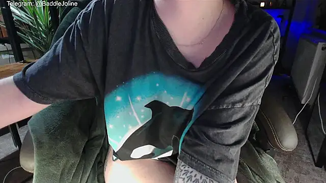 Snapshot of BaddieJoline chatting on 11.24.25 BaddieJoline online show from 11.24.25