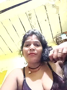 Snapshot of Samiya-143 chatting on 10.12.25 Samiya-143 online show from 10.12.25