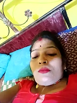 Snapshot of Samiya-143 chatting on 10.17.25 Samiya-143 online show from 10.17.25
