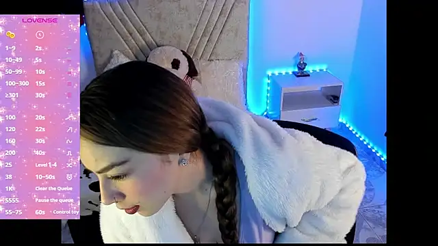 Mia Victoria22 online show from 03.25.26