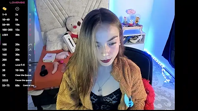 Mia Victoria22 online show from 07.14.26