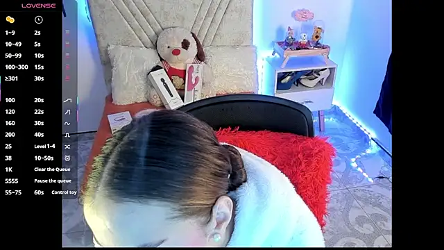 Mia Victoria22 online show from 07.17.26