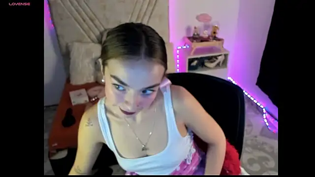 Mia Victoria22 online show from 07.22.26