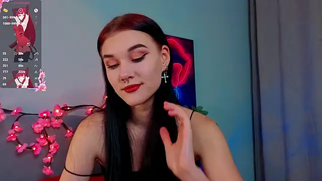 Snapshot of JenniferSullivan chatting on 10.27.25 JenniferSullivan online show from 10.27.25