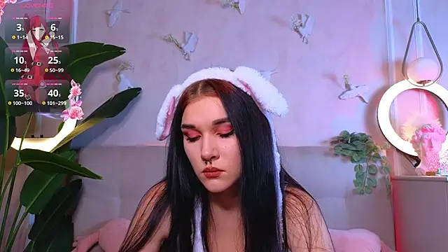 Snapshot of JenniferSullivan chatting on 11.02.25 JenniferSullivan online show from 11.02.25