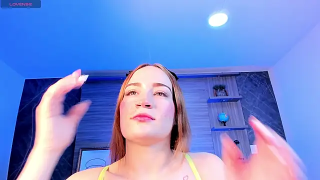 Snapshot of MadisonAnngel chatting on 09.29.25 MadisonAnngel online show from 09.29.25