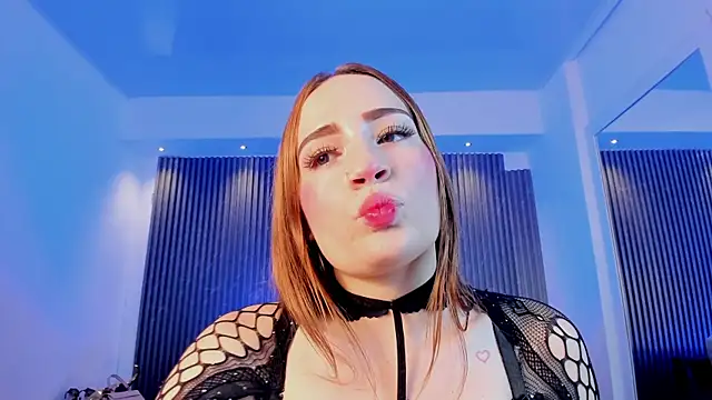 Snapshot of MadisonAnngel chatting on 10.07.25 MadisonAnngel online show from 10.07.25