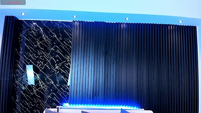 Snapshot of MadisonAnngel chatting on 11.15.25 MadisonAnngel online show from 11.15.25