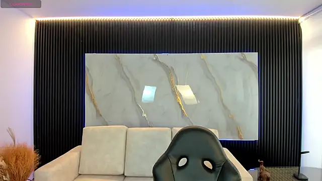 Snapshot of MadisonAnngel chatting on 11.22.25 MadisonAnngel online show from 11.22.25