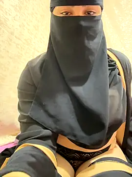 Snapshot of _Laiali_ chatting on 11.04.25 Laiali online show from 11.04.25