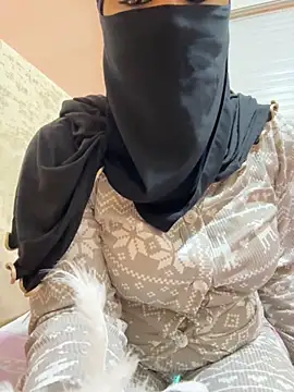 Snapshot of _Laiali_ chatting on 11.15.25 Laiali online show from 11.15.25