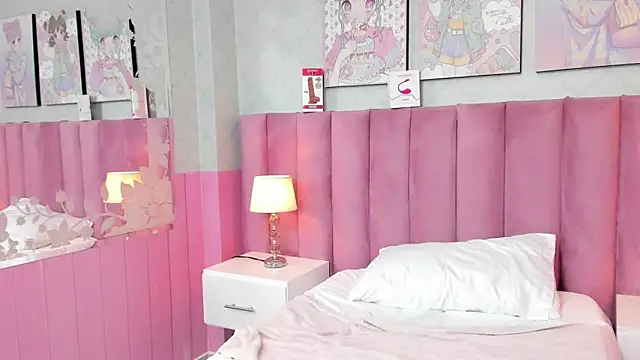 Snapshot of Sofi_naughty18 chatting on 09.17.25 Sofi naughty18 online show from 09.17.25