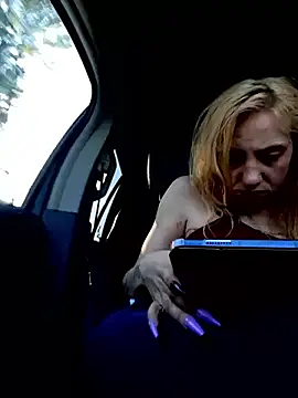 Snapshot of flavi1996 chatting on 09.29.25 flavi1996 online show from 09.29.25