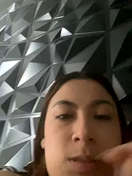 MacarenaRosse online show from 10.21.25