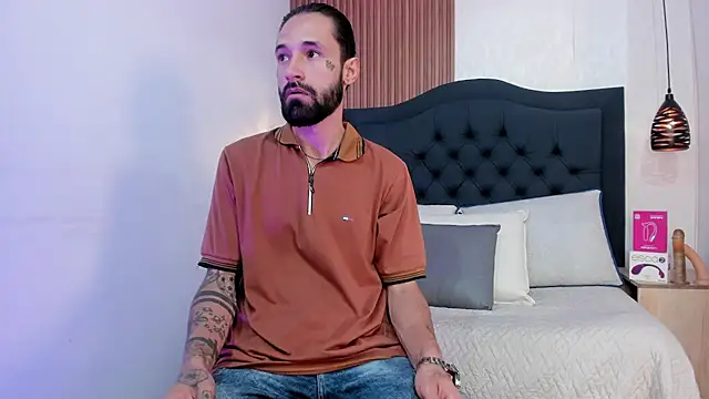 Hisoka 011 online show from 04.15.26