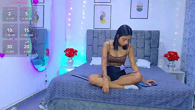 Soffia Konig  online show from 04.05.26