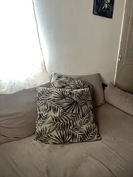 Snapshot of TatiTits chatting on 12.17.25 TatiTits online show from 12.17.25