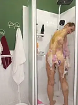 Julia Giulia online show from 12.16.25