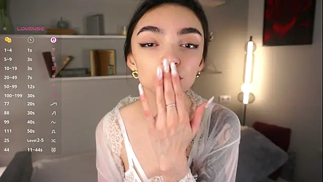 Morena Dolce online show from 10.06.25