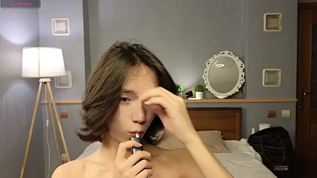 Snapshot of okerriella chatting on 10.15.25 okerriella online show from 10.15.25