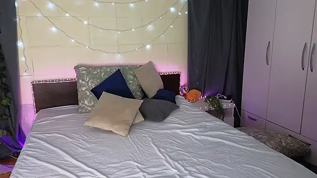 okerriella online show from 03.25.26