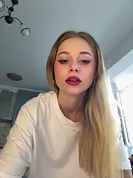 Snapshot of BabyAnais chatting on 09.08.25 BabyAnais online show from 09.08.25