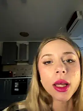 Snapshot of BabyAnais chatting on 09.15.25 BabyAnais online show from 09.15.25