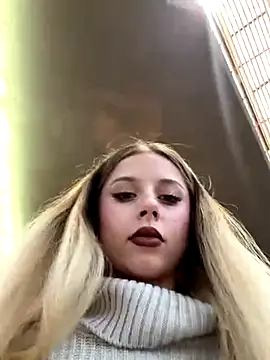 Snapshot of BabyAnais chatting on 10.16.25 BabyAnais online show from 10.16.25