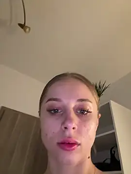 Snapshot of BabyAnais chatting on 10.23.25 BabyAnais online show from 10.23.25