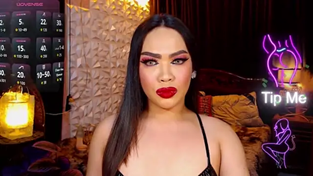 GODDESSHUGECOCKANDREA online show from 04.25.26
