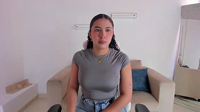 Snapshot of april_smiith chatting on 09.22.25 april smiith online show from 09.22.25